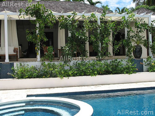 Round Hill Hotel & Villas 85